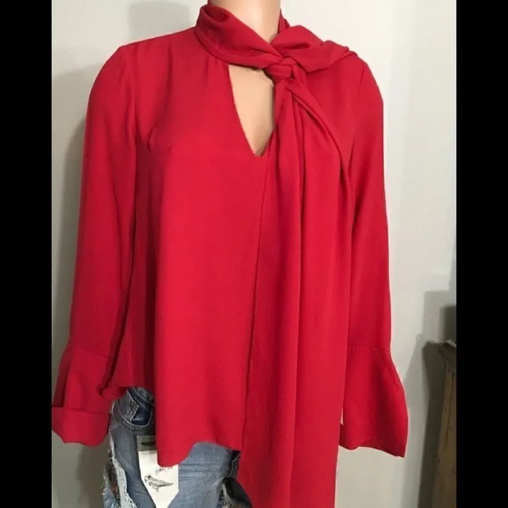 Rachel Roy lipstick red top. - Picture 2 of 7